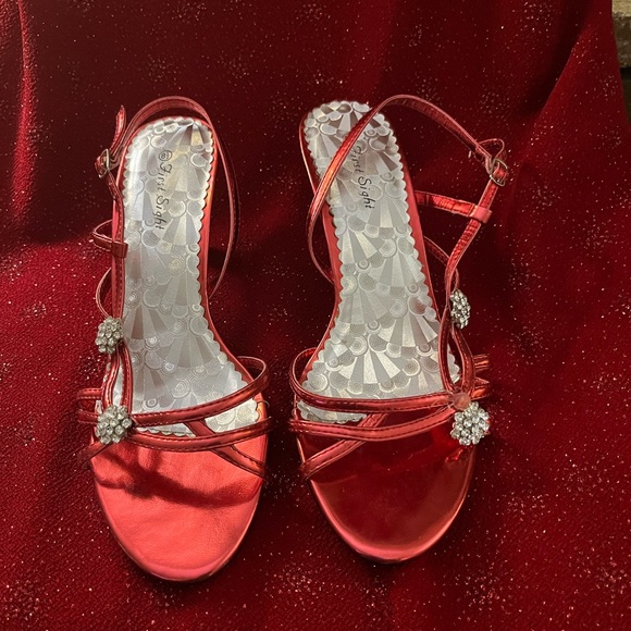 Bling Red Open Shoes Size 8.5 - Picture 2 of 7